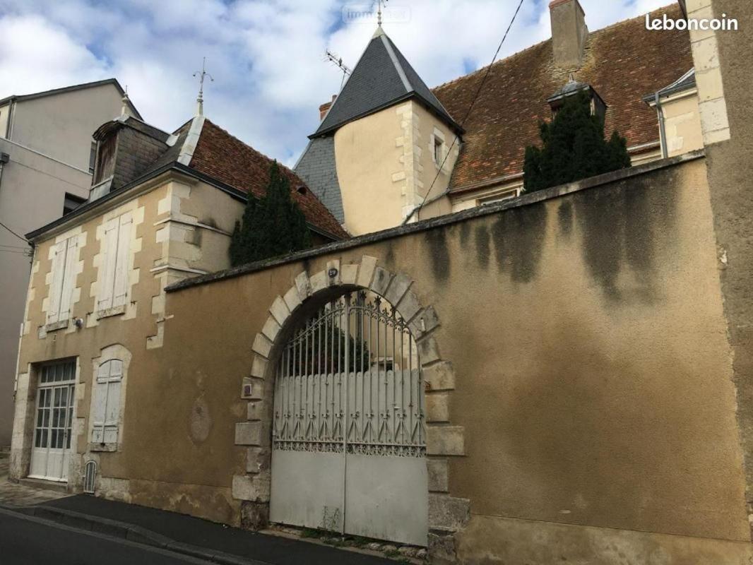 Aparthotel Le Logis De Saint Cyr Issoudun Exteriér fotografie